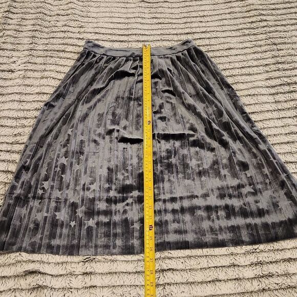 Blueish-gray velvet feel Sugar lips midi pleated skirt size S, new without tags! - Picture 11 of 12